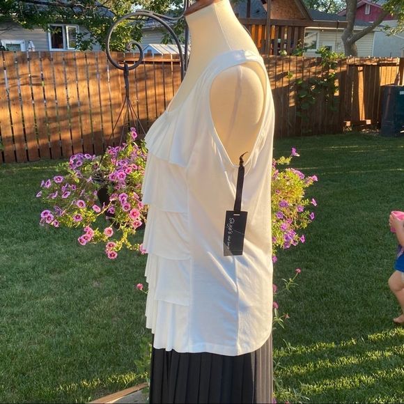 Skye’s The Limit In Full Bloom White Ruffle Top - Picture 5 of 7